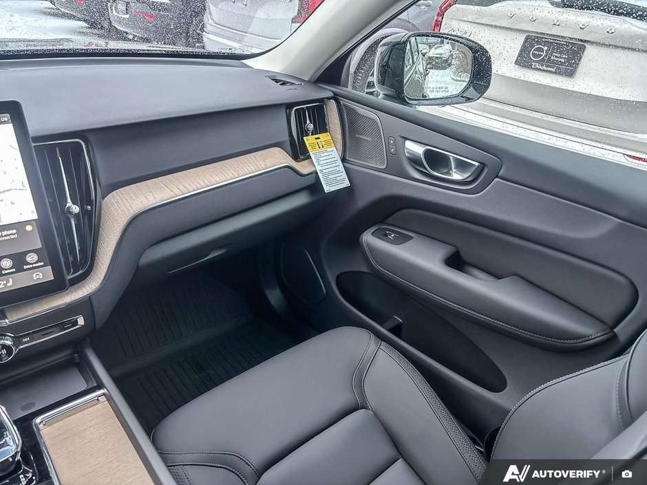 2026 Volvo XC60 Plus Dark Theme-24