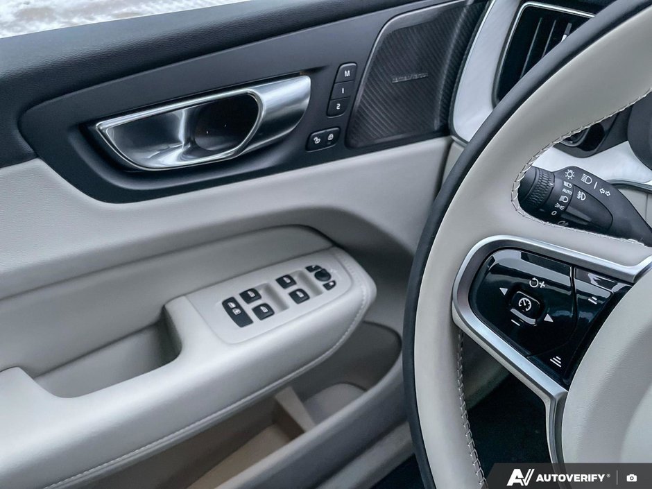 2026 Volvo XC60 Ultra Dark Theme-17