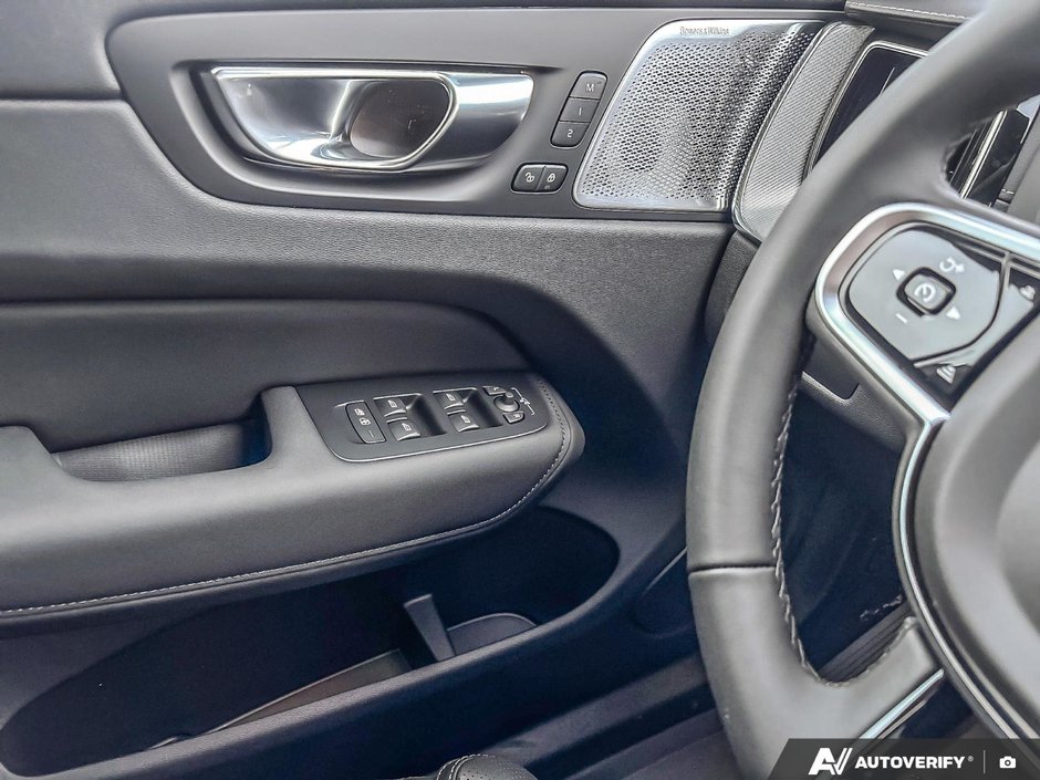 2026 Volvo XC60 Ultra Black Edition-17