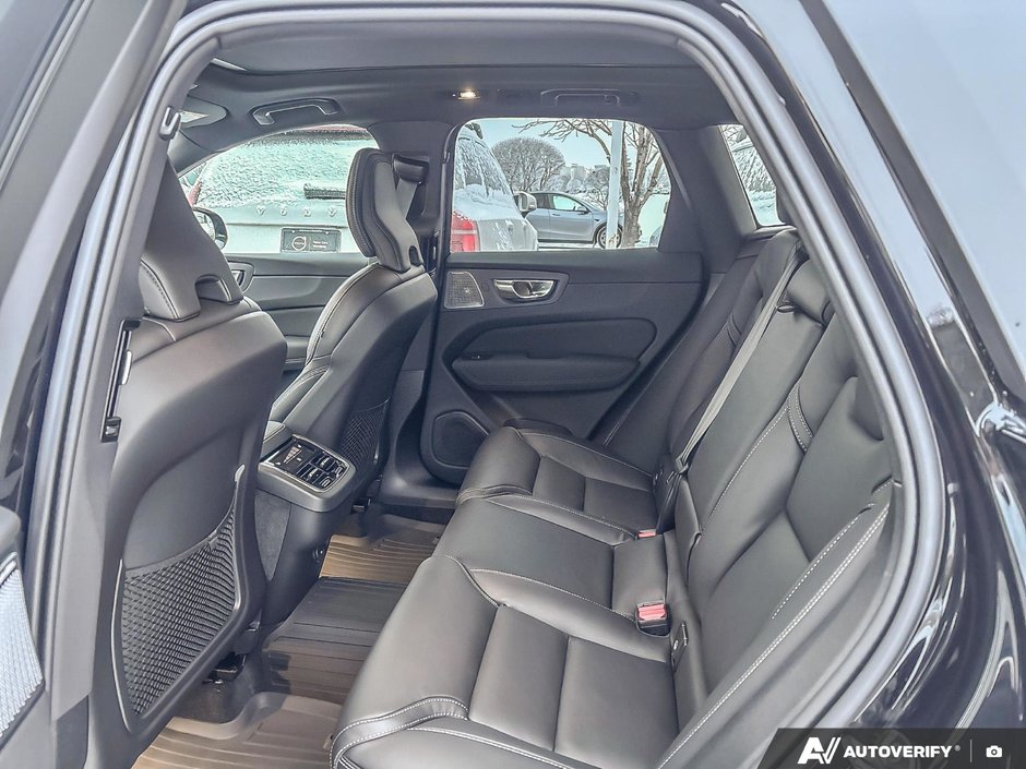 2026 Volvo XC60 Ultra Black Edition-23