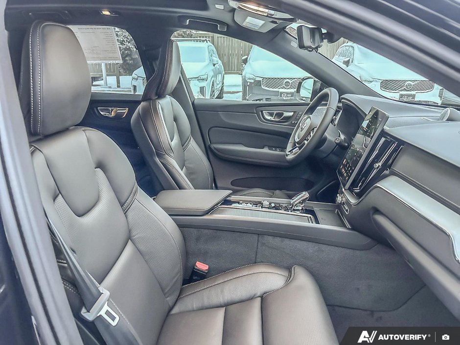 2026 Volvo XC60 Ultra Black Edition-22