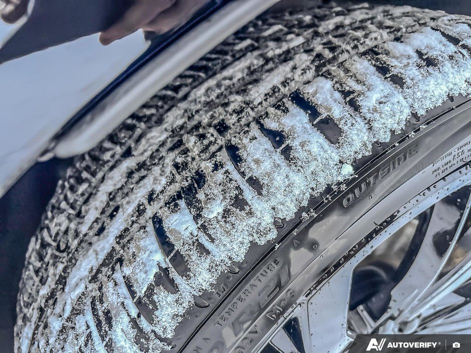 2026 Volvo XC60 Ultra Black Edition-10