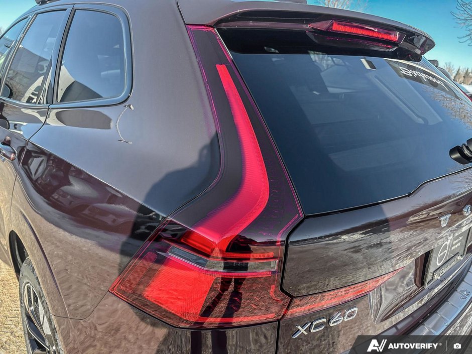 2026 Volvo XC60 Plus Dark Theme-12