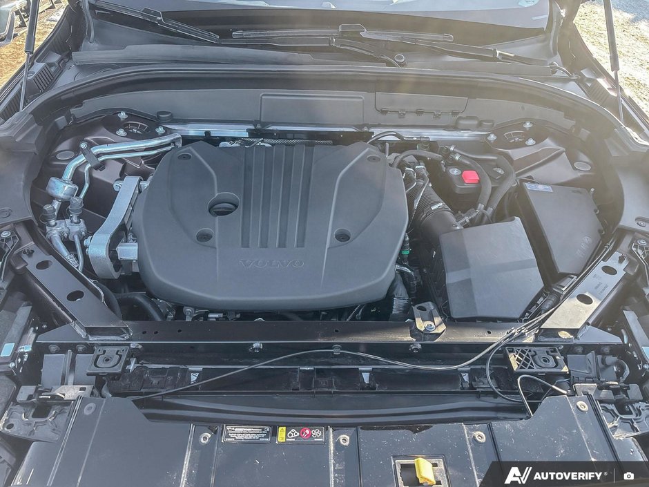 2026 Volvo XC60 Plus Dark Theme-7