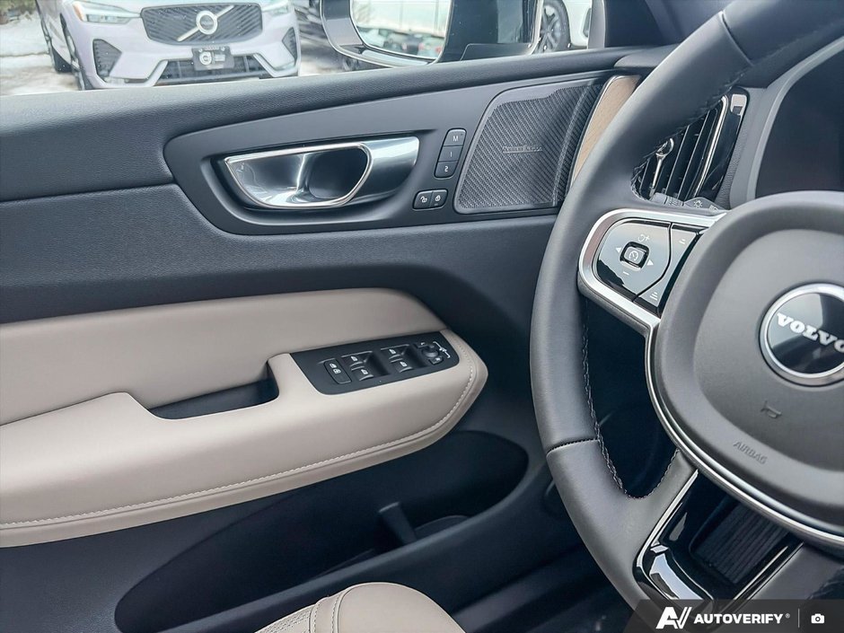 2026 Volvo XC60 Plus Dark Theme-17