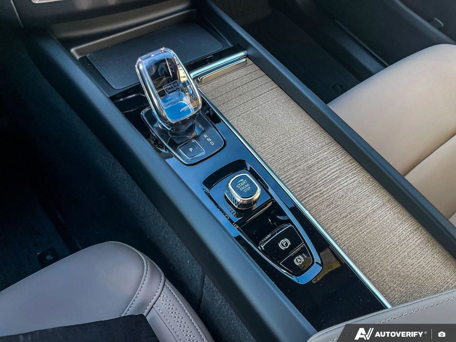 2026 Volvo XC60 Core Dark Theme-17