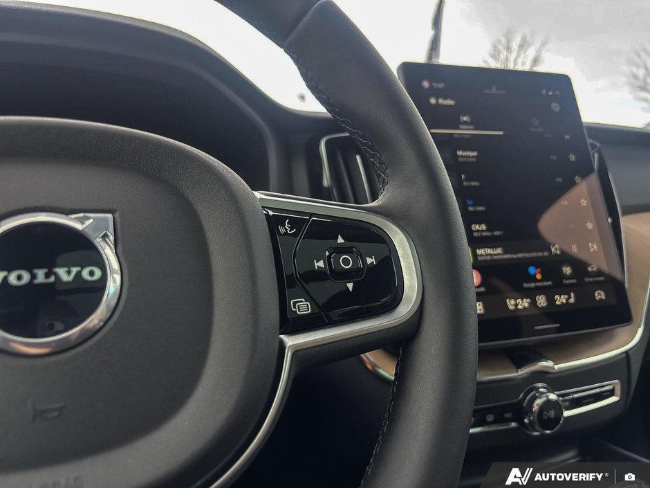 2026 Volvo XC60 Core Dark Theme-16