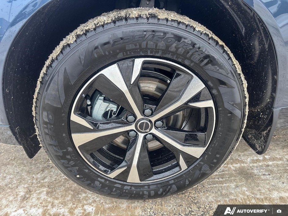 2026 Volvo XC60 Core Dark Theme-8