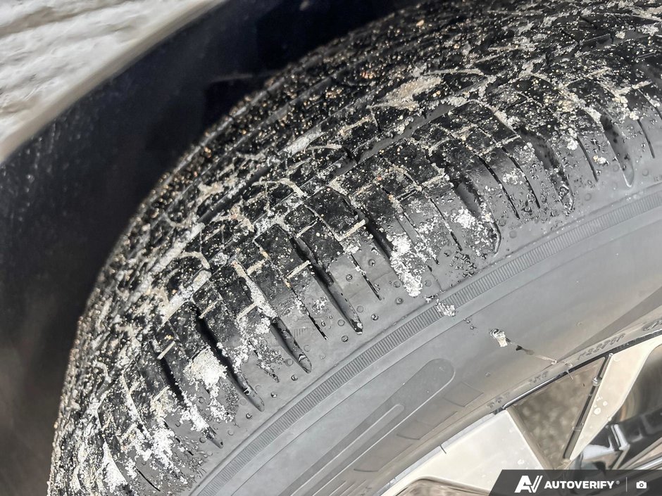 2026 Volvo XC60 Core Dark Theme-9