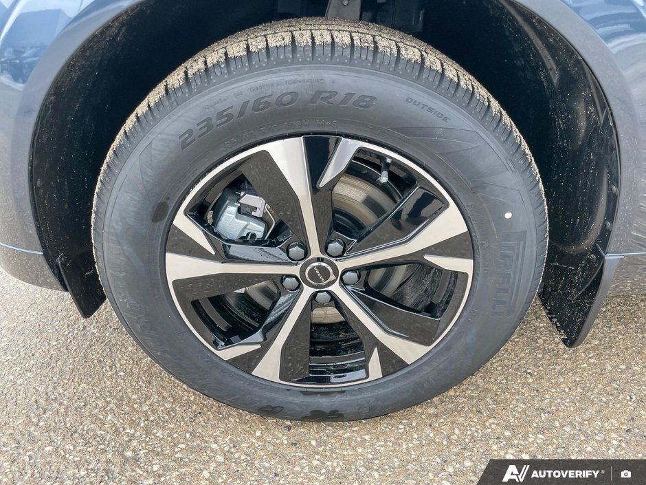 2026 Volvo XC60 Core Dark Theme-9