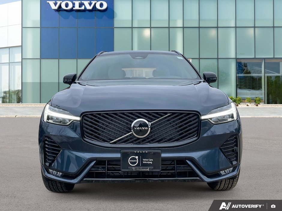 2026 Volvo XC60 Core Dark Theme-5