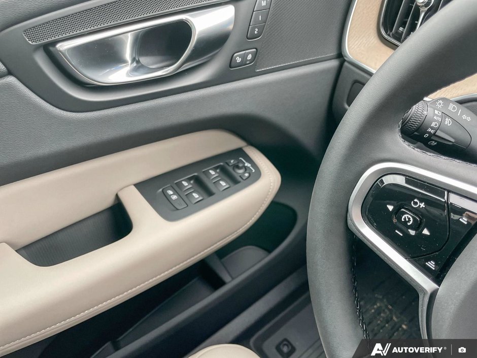 2026 Volvo XC60 Core Dark Theme-17