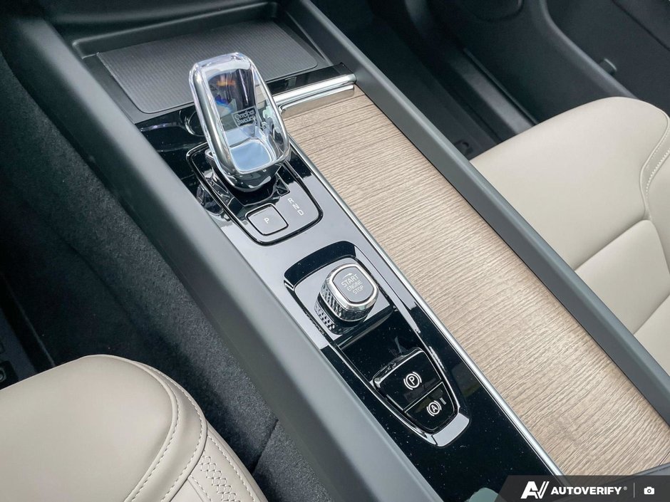 2026 Volvo XC60 Core Dark Theme-18