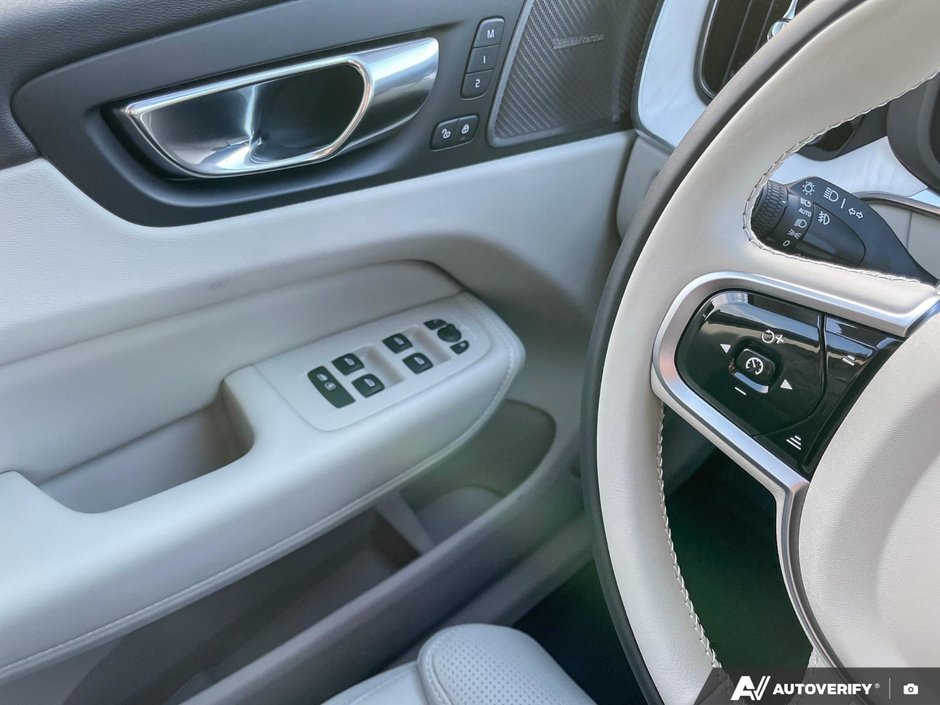 2026 Volvo XC60 Ultra Dark Theme-17