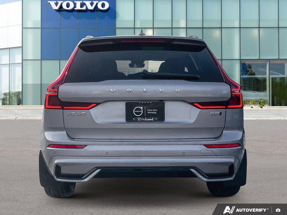 2026 Volvo XC60 Ultra Dark Theme-4