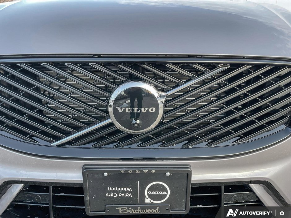 2026 Volvo XC60 Ultra Dark Theme-6
