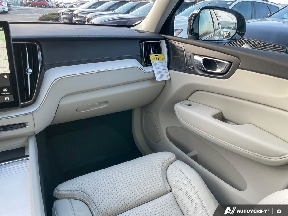 2026 Volvo XC60 Ultra Dark Theme-25