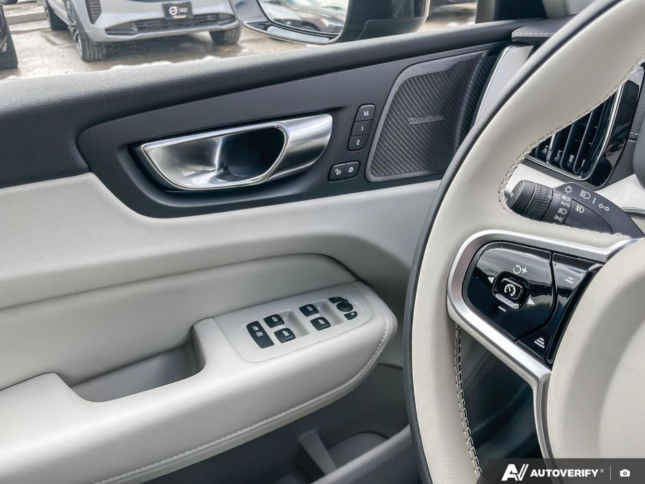 2026 Volvo XC60 Ultra Dark Theme-16