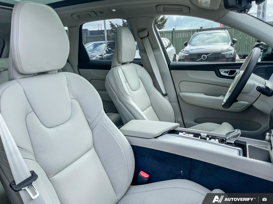 2026 Volvo XC60 Ultra Dark Theme-21