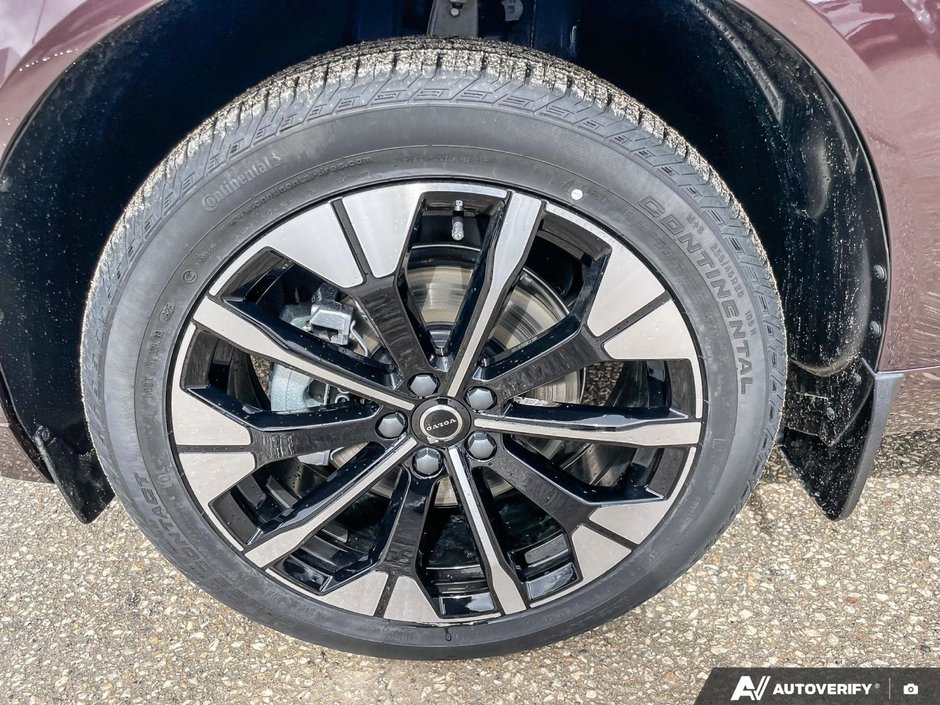 2026 Volvo XC60 Ultra Dark Theme-9