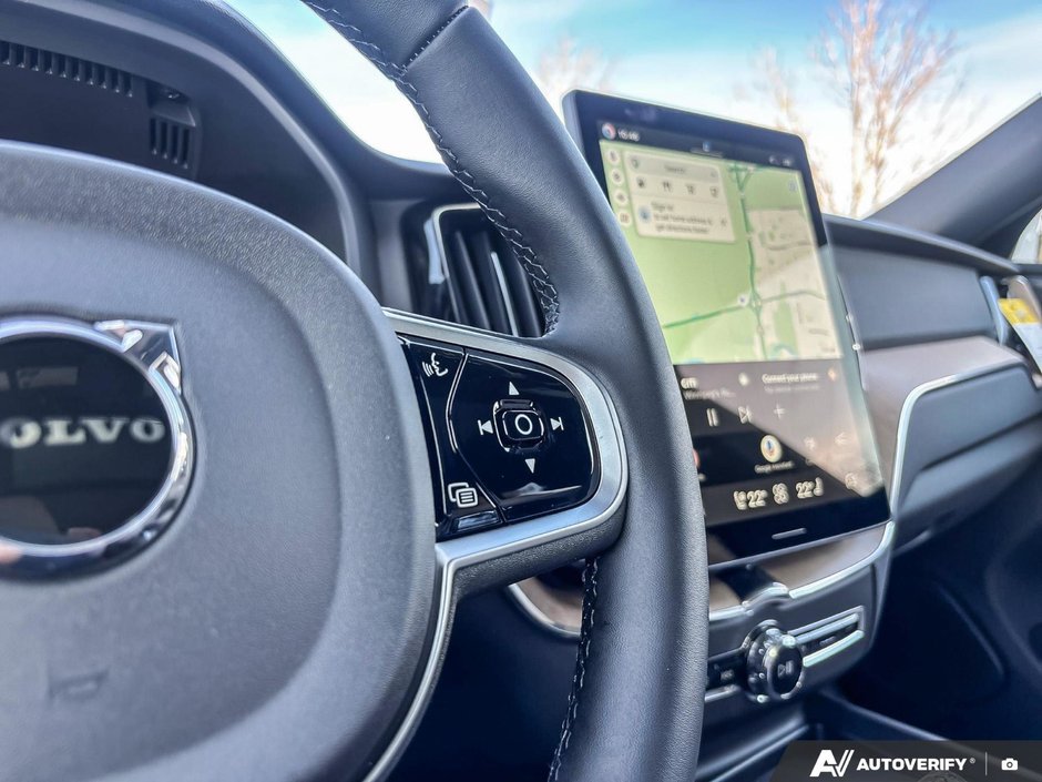 2026 Volvo XC60 Plus Dark Theme-15