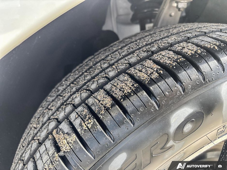 2026 Volvo XC60 Plus Dark Theme-9