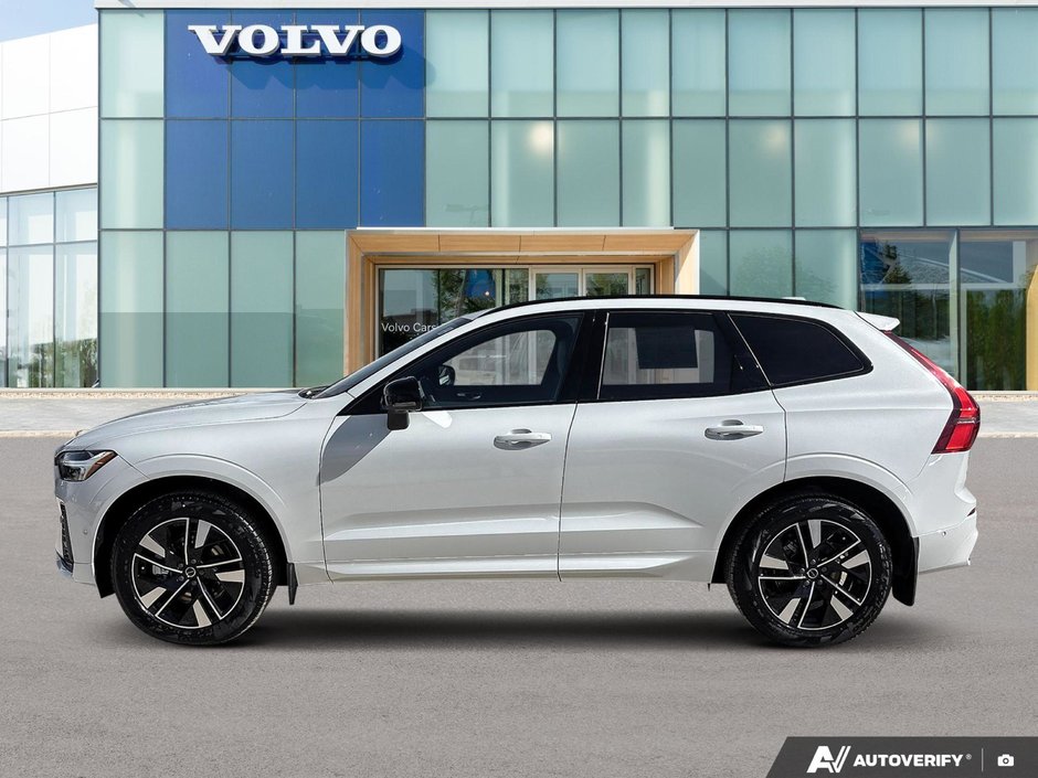 2026 Volvo XC60 Plus Dark Theme-2