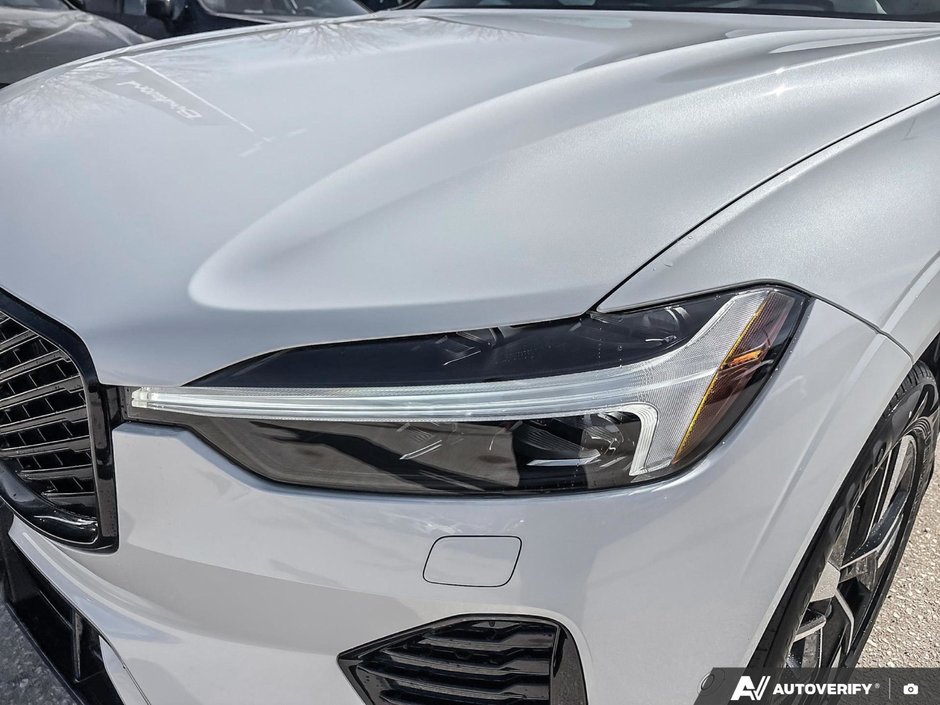 2026 Volvo XC60 Plus Dark Theme-10