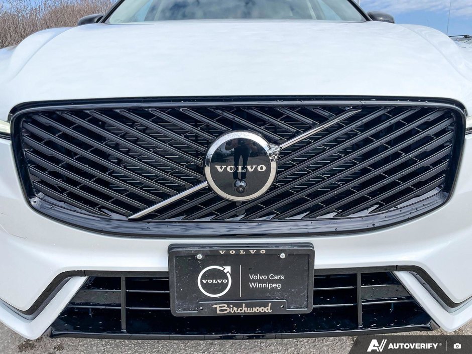 2026 Volvo XC60 Ultra Dark Theme-5