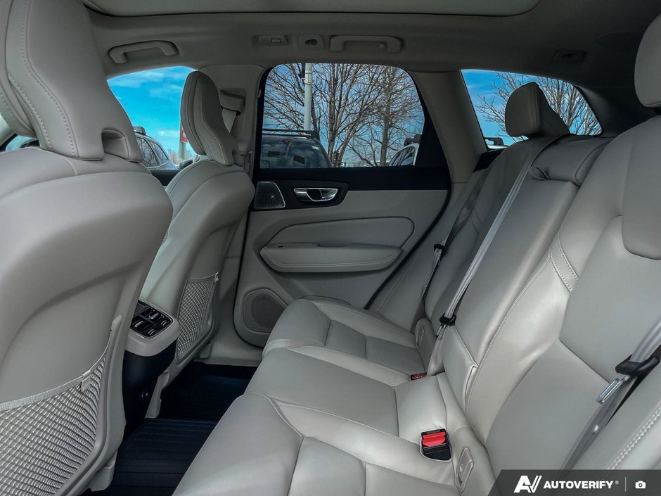 2026 Volvo XC60 Ultra Dark Theme-22