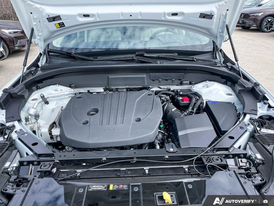 2026 Volvo XC60 Ultra Dark Theme-6