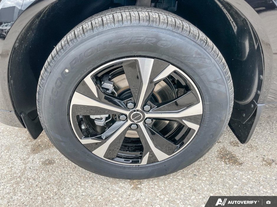 2026 Volvo XC60 Core Dark Theme-9