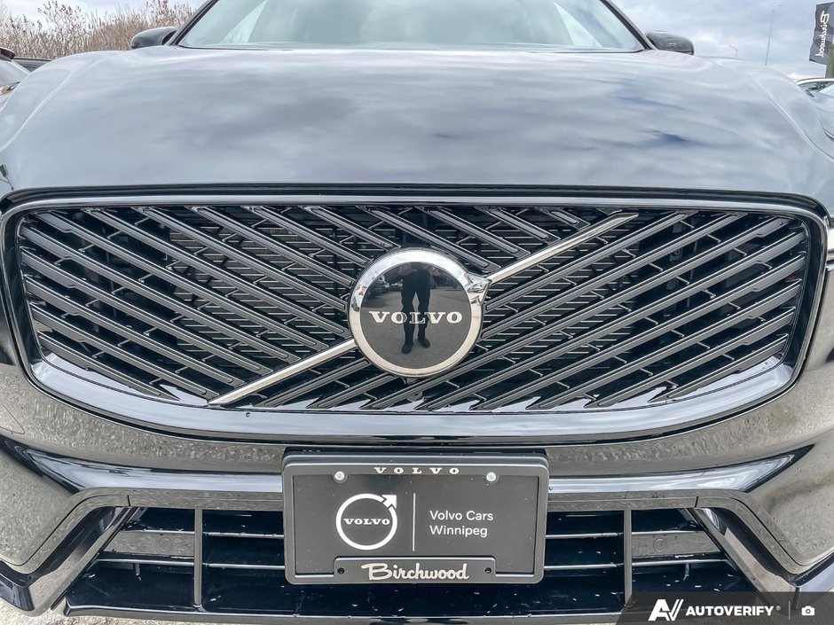 2026 Volvo XC60 Core Dark Theme-6
