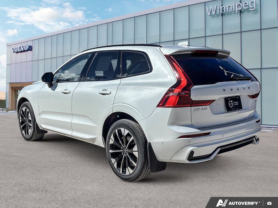 2026 Volvo XC60 Ultra Dark Theme-3