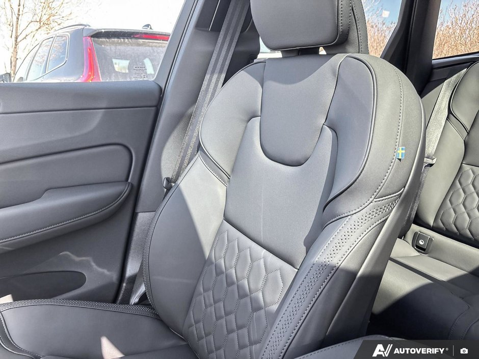 2026 Volvo XC60 Core Dark Theme-20