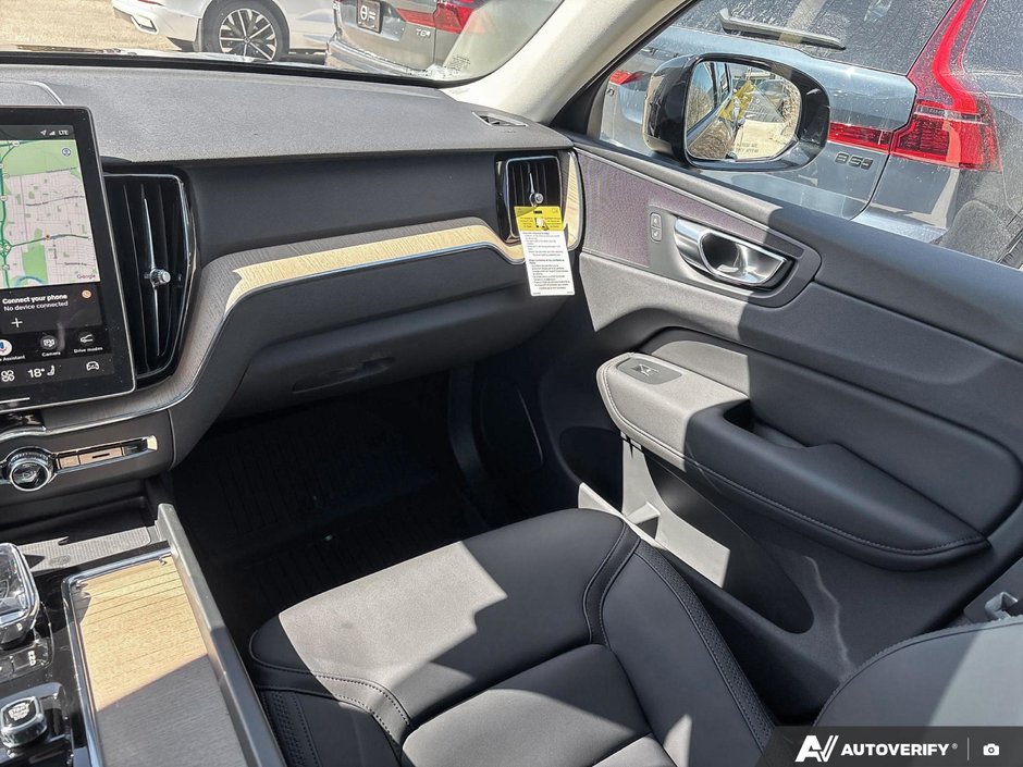 2026 Volvo XC60 Core Dark Theme-25