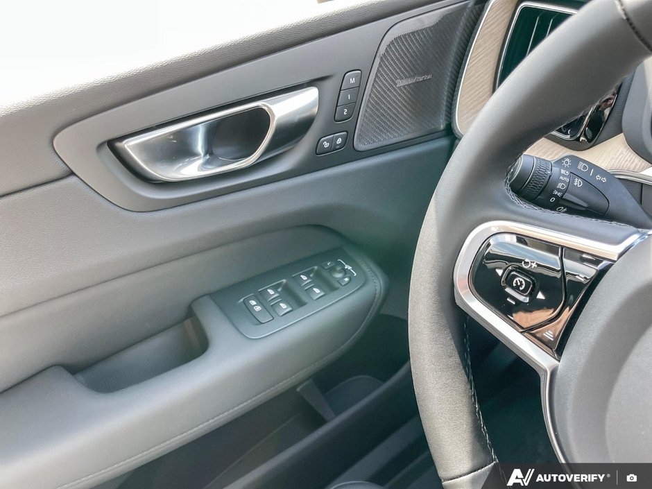 2026 Volvo XC60 Plus Dark Theme-16
