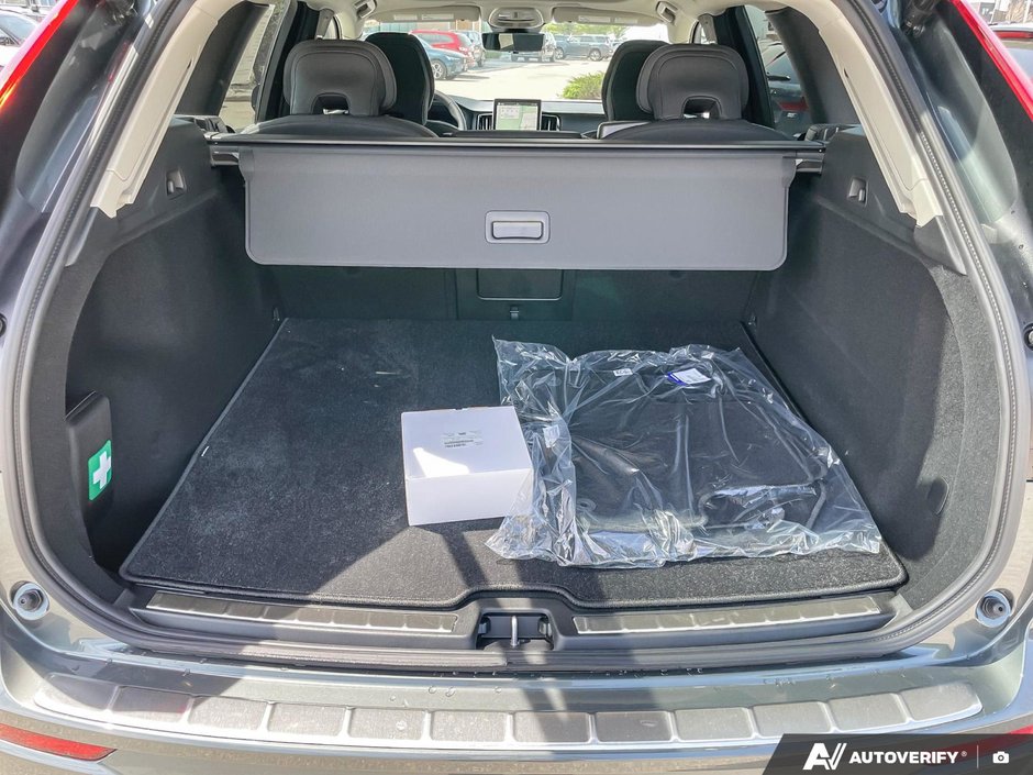 2026 Volvo XC60 Plus Dark Theme-7