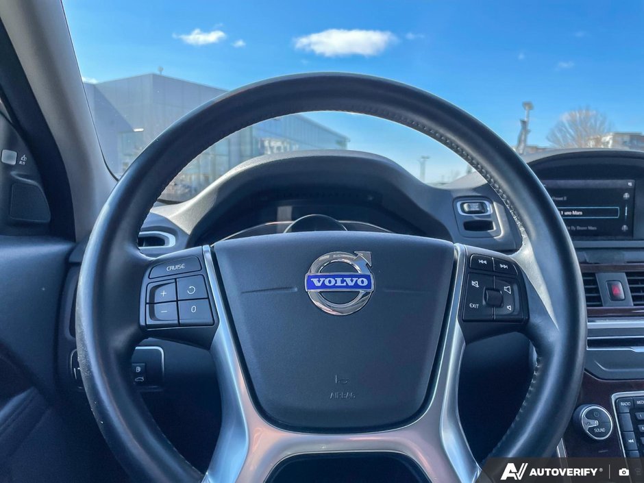 2015 Volvo XC70 T6 Premier Plus-13