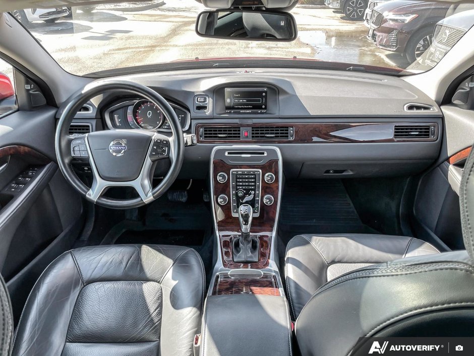 2015 Volvo XC70 T6 Premier Plus-23
