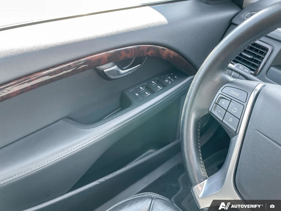 2015 Volvo XC70 T6 Premier Plus-16