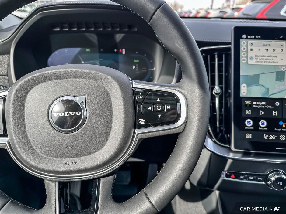 2025 Volvo XC90 Plug-In Hybrid Plus Bright Theme-16