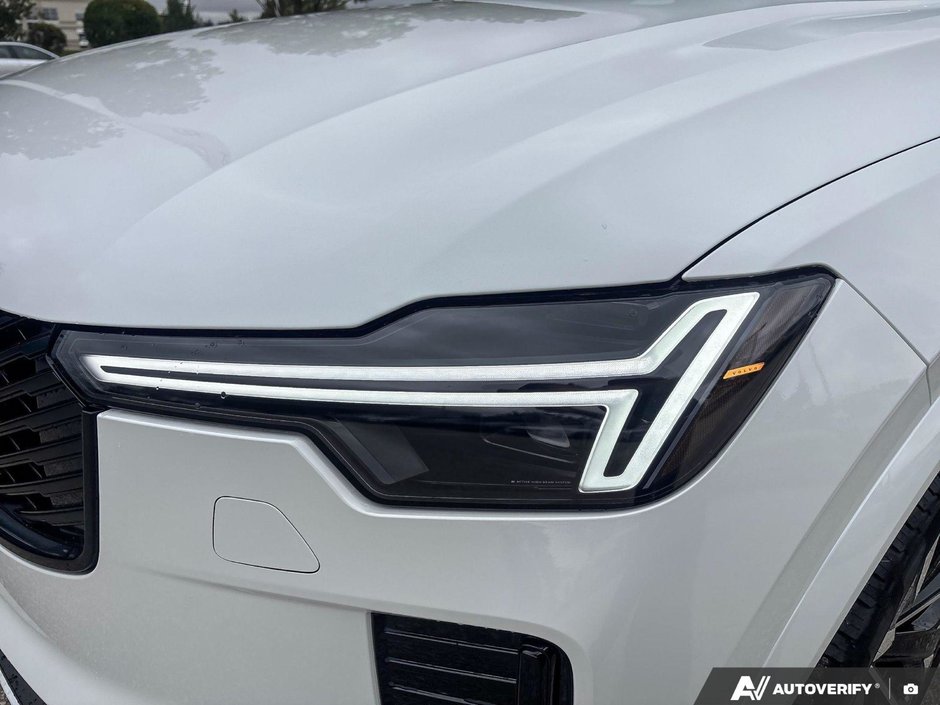 2026 Volvo XC90 Plug-In Hybrid Plus Dark Theme-11