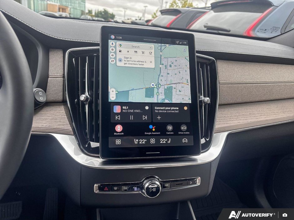 2026 Volvo XC90 Plug-In Hybrid Plus Dark Theme-19