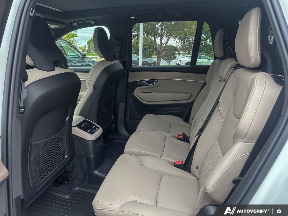 2026 Volvo XC90 Plug-In Hybrid Plus Dark Theme-23