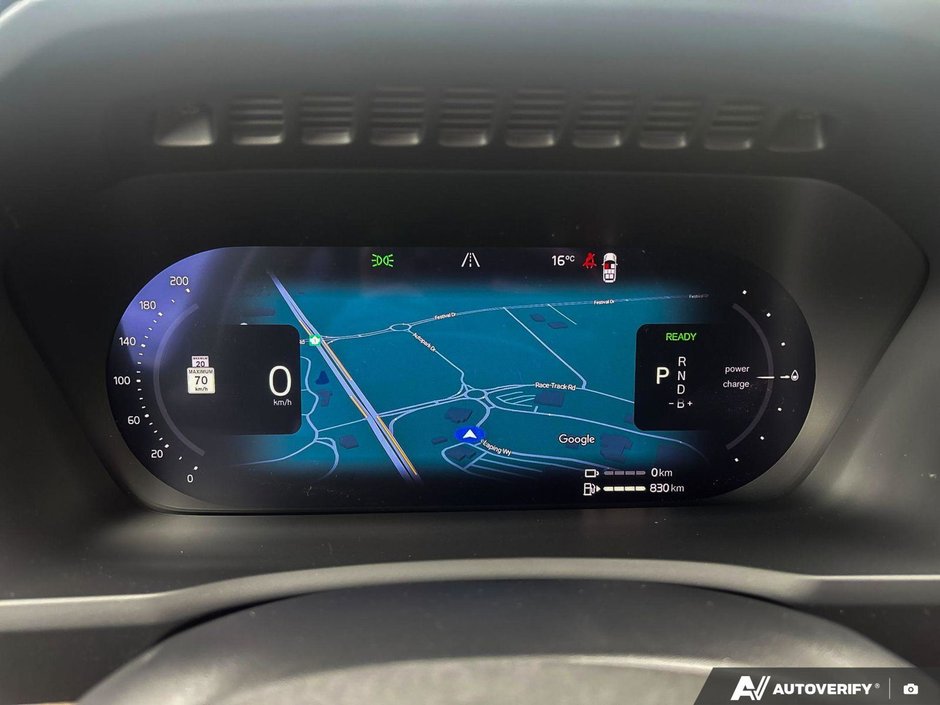 2026 Volvo XC90 Plug-In Hybrid Plus Dark Theme-15