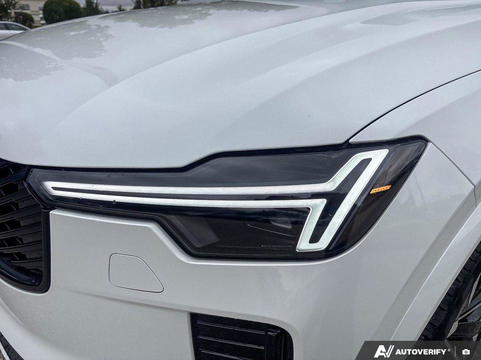 2026 Volvo XC90 Plug-In Hybrid Plus Dark Theme-11