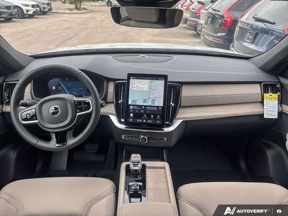 2026 Volvo XC90 Plug-In Hybrid Plus Dark Theme-24