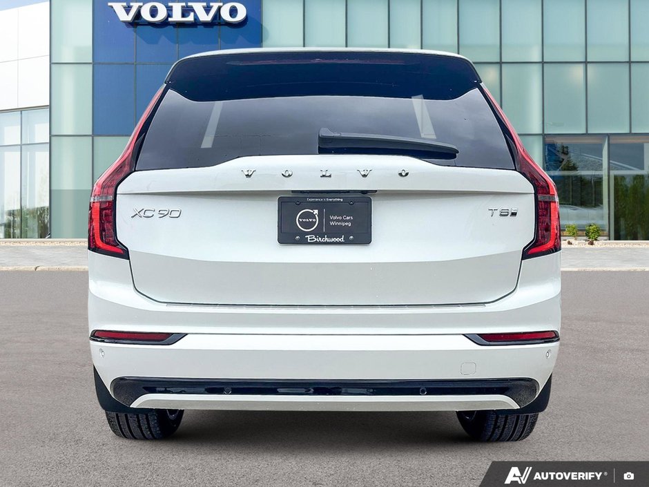 2026 Volvo XC90 Plug-In Hybrid Plus Dark Theme-4
