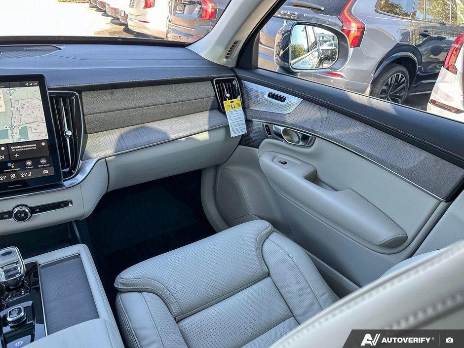 2026 Volvo XC90 Plug-In Hybrid Ultra Bright Theme-25